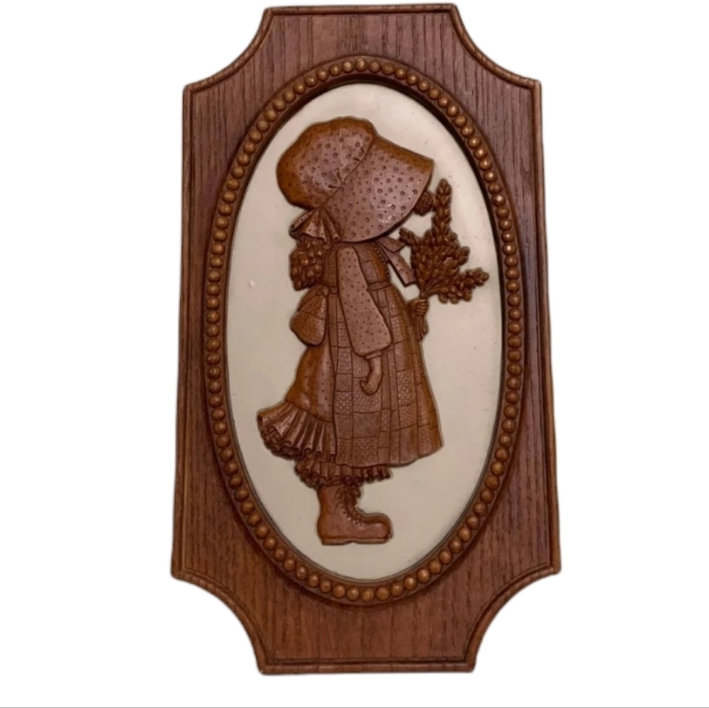 Vintage 1972 Holly Hobbie 3D Wall Plaque American Greetings Faux Wood 15x8
